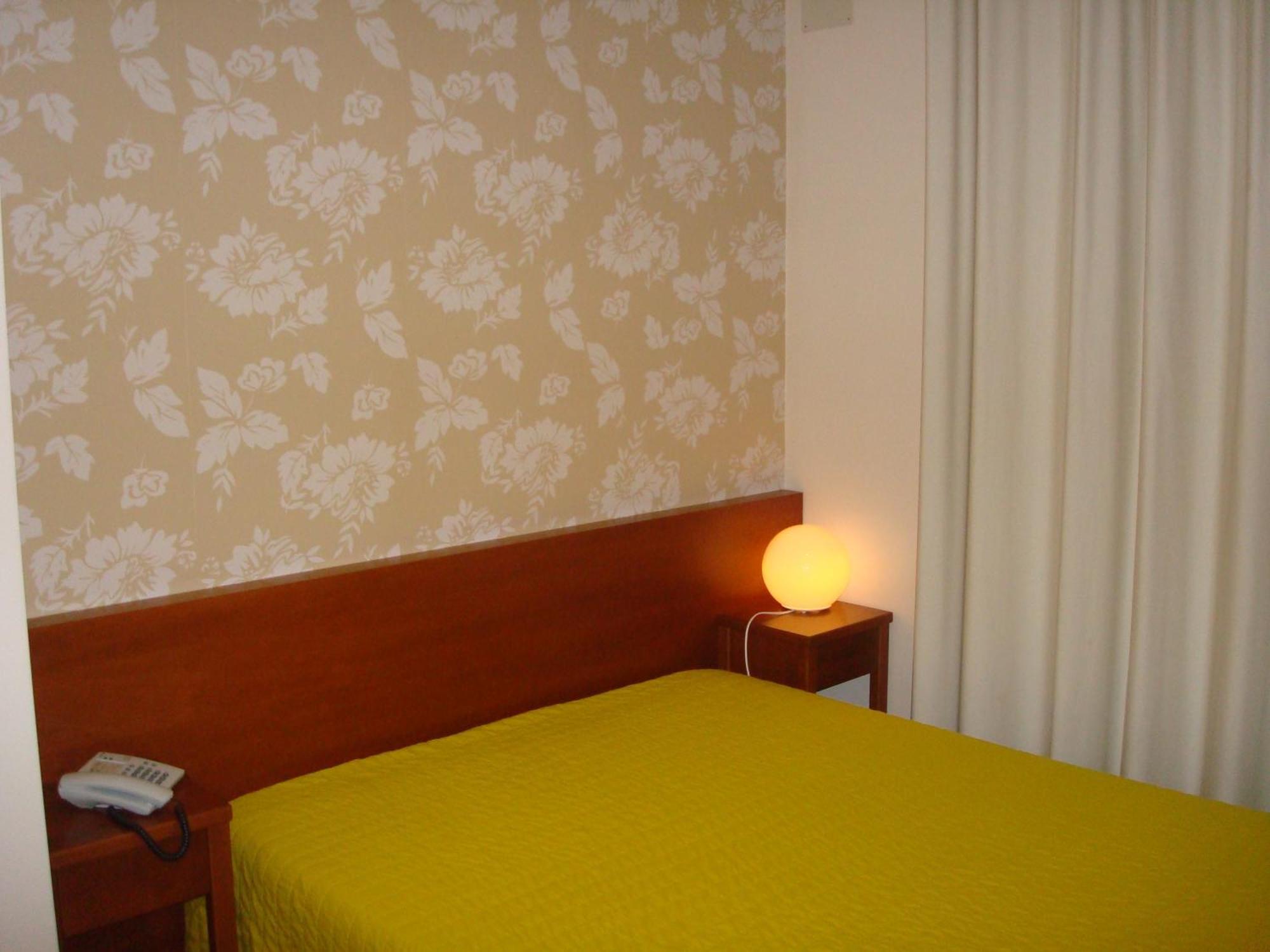 Hotel Gameiro Entroncamento Habitación foto