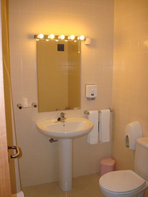 Hotel Gameiro Entroncamento Habitación foto